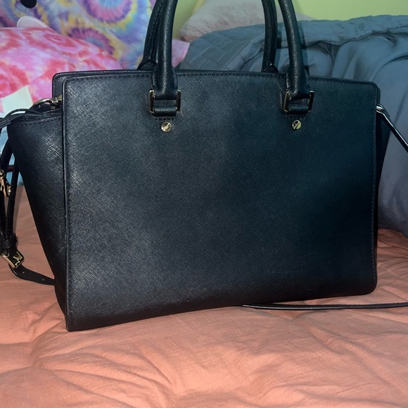 This is a black Michael korse bag - Picture 2 of 2
